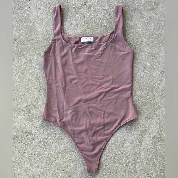NWOT Aritzia Babaton Contour Thong Bodysuit - Shadow Mauve - Picture 5 of 9